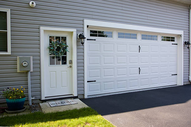 24/7 Emergency Garage Door Panel Replacement experts in Lake Wissota, WI